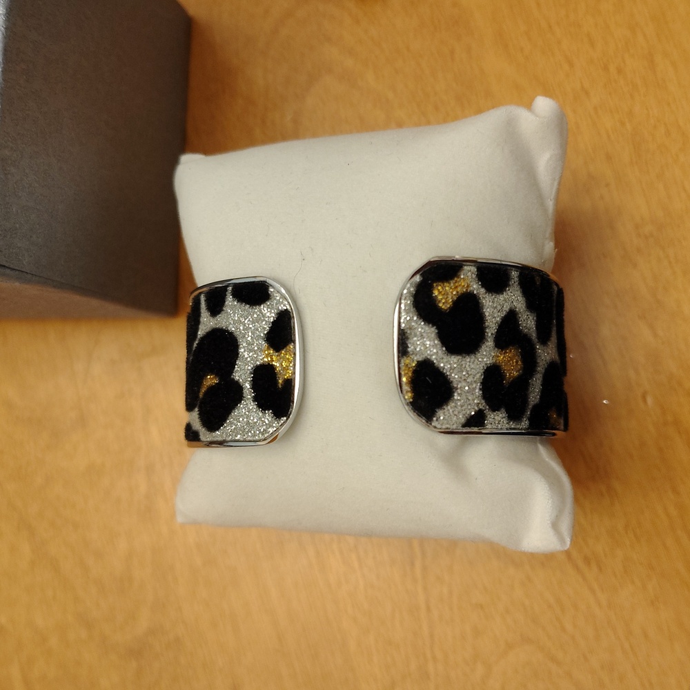 Strada Leopard Print cuff Watch - Picture 3 of 4